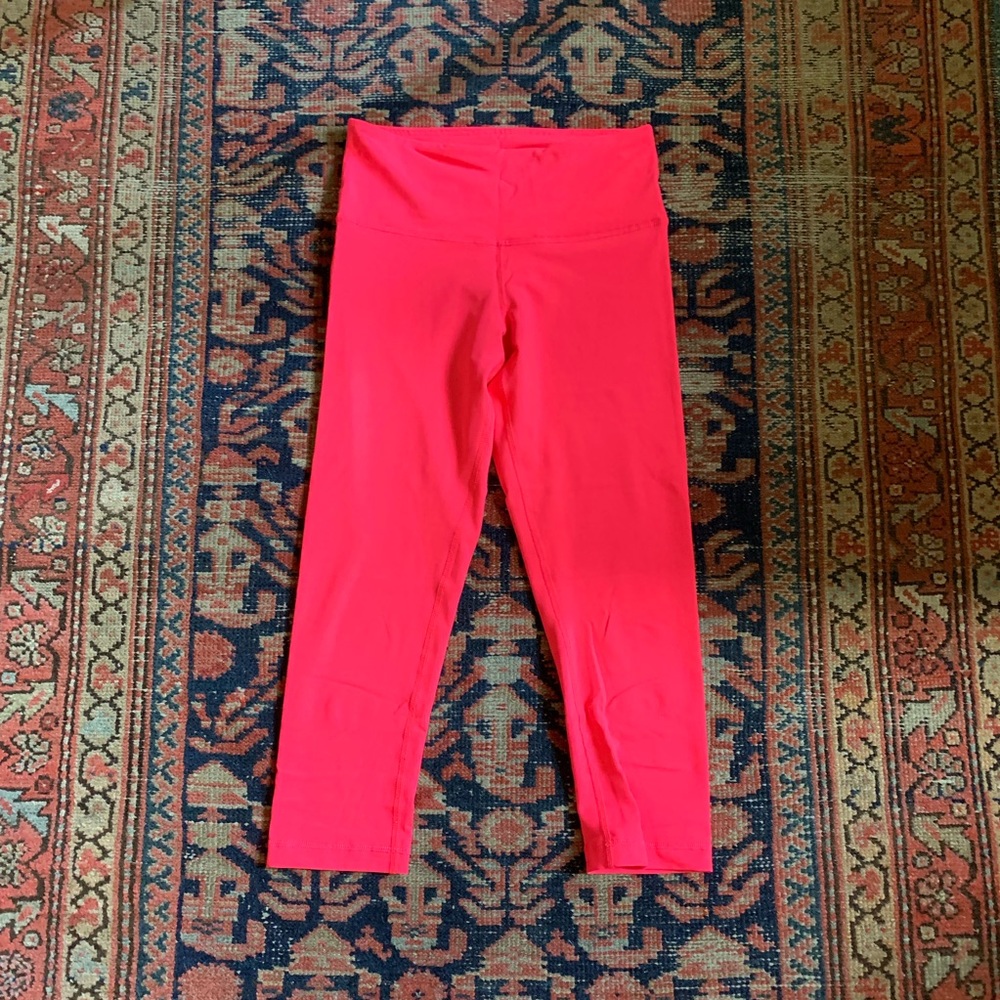 ✨SOLD✨Hot pink workout crops